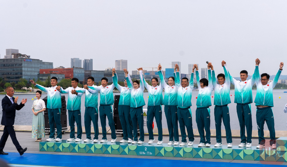 都赛场上以, 民间运动, 水深